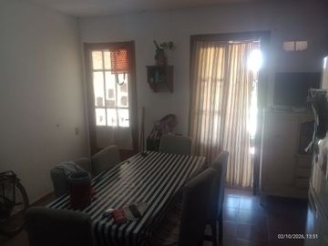 VENTA DPTO  BARRIO OESTE, AMPLIO, CON PATIO