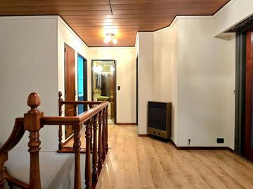 CASA CHALET 5 AMB. PISCINA SAUNA JACUZZI COCHERA