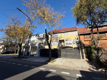 Venta PH 2 amb + altillo con patio Monte Castro