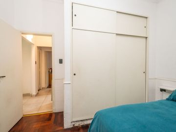 CASA 5 AMB. C/TERRAZA PROPIA Y COCHERA BARRIO NAÓN