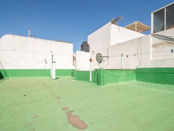 CASA 5 AMB. C/TERRAZA PROPIA Y COCHERA BARRIO NAÓN