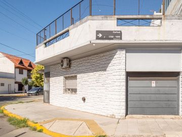 CASA 5 AMB. C/TERRAZA PROPIA Y COCHERA BARRIO NAÓN