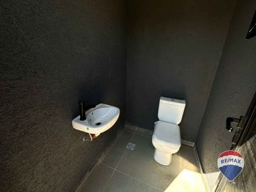 CASA EN VENTA 4 AMBIENTES A ESTRENAR