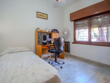 Casa en venta 4 amb con quincho Lomas de Zamora