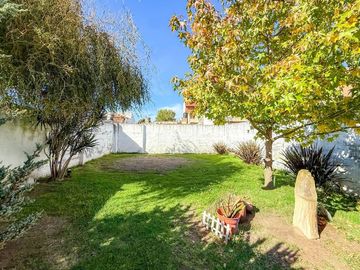 Casa en venta 4 amb con quincho Lomas de Zamora