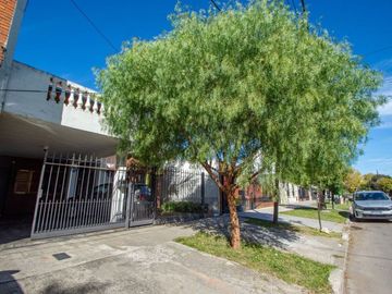 Casa en venta 4 amb con quincho Lomas de Zamora