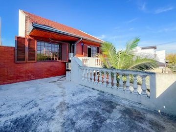 Casa en venta 4 amb con quincho Lomas de Zamora