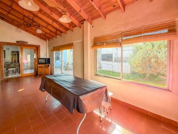 Casa en venta 4 amb con quincho Lomas de Zamora