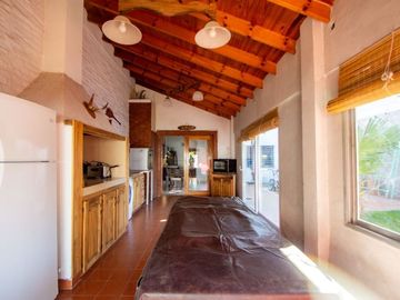 Casa en venta 4 amb con quincho Lomas de Zamora