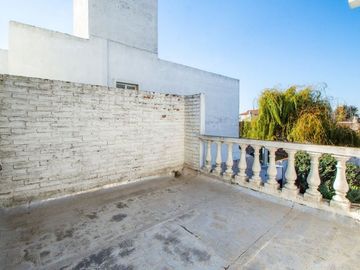 Casa en venta 4 amb con quincho Lomas de Zamora