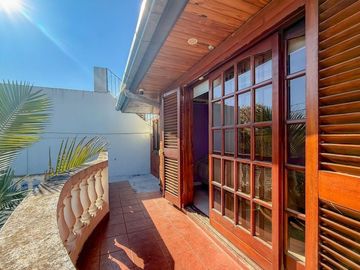Casa en venta 4 amb con quincho Lomas de Zamora