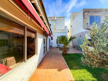 Casa en venta 4 amb con quincho Lomas de Zamora