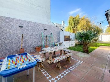 Casa en venta 4 amb con quincho Lomas de Zamora