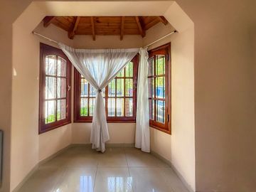 Casa en venta 4 amb con quincho Lomas de Zamora