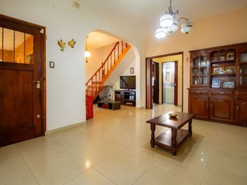 Casa en venta 4 amb con quincho Lomas de Zamora