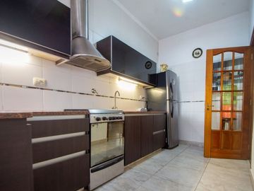 Casa en venta 4 amb con quincho Lomas de Zamora