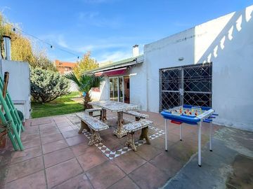 Casa en venta 4 amb con quincho Lomas de Zamora