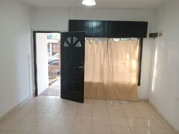 ALQUILER CASA 3 AMBIENTES LIBERTAD MERLO