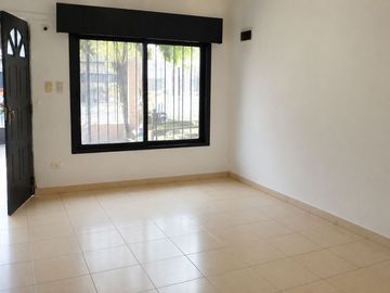 ALQUILER CASA 3 AMBIENTES LIBERTAD MERLO