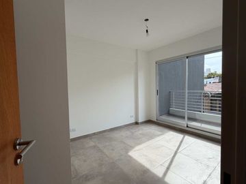 VENTA DEPTO 2 AMB CON BALCON CORRIDO - EN CASEROS