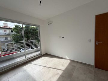 VENTA DEPTO 2 AMB CON BALCON CORRIDO - EN CASEROS