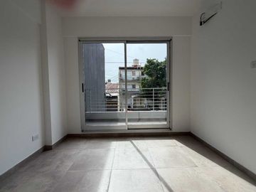 VENTA DEPTO 2 AMB CON BALCON CORRIDO - EN CASEROS
