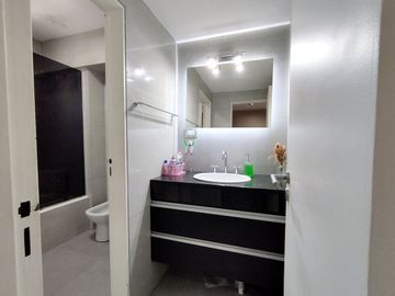 VENTA DEPTO CAT. 4 AMB + DEP + ESCR. + 2 COCHERAS.