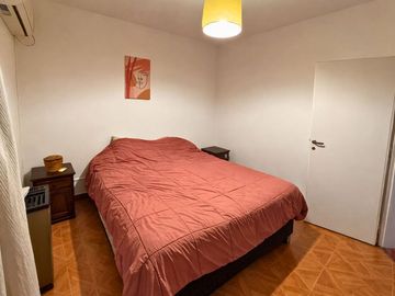 Casa 4 amb c/ pileta y galpón en Luis Guillon