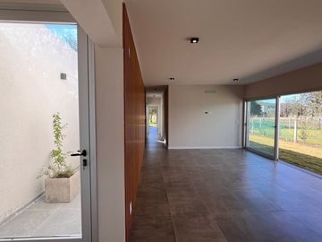 CASA EN TEJAS 4 PLANTA BAJA MALAGUEÑO