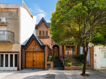 CASA 5 AMBIENTES CON JARDÍN, PILETA Y COCHERA