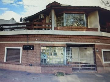 VENTA CASA 5 AMB LINIERS COCHERA APTO CREDITO