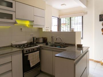 Depto. en venta 4 ambientes con COCHERA