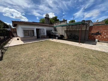 VENTA CASA 3 AMBIENTES EN RAFAEL CASTILLO