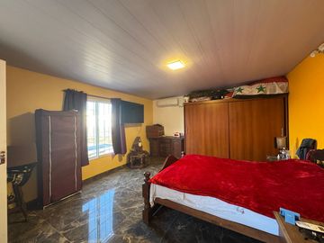 CASA EN VENTA EN PERGAMINO CON PILETA