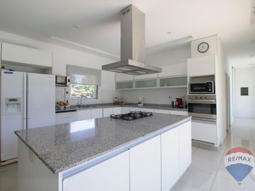 VENTA EXCELENTE CASA EN ESTANCIAS DEL PILAR