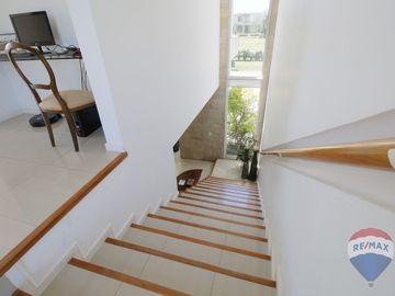 VENTA EXCELENTE CASA EN ESTANCIAS DEL PILAR