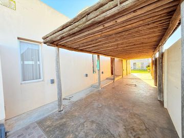 SE VENDE CASA DOS DORMITOROS CON PILETA EN MURPHY