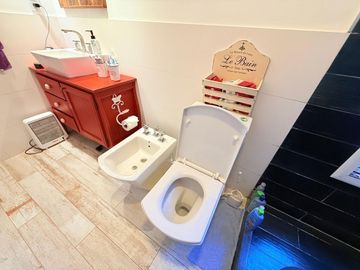 SE VENDE CASA DOS DORMITOROS CON PILETA EN MURPHY