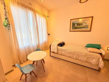 SE VENDE CASA DOS DORMITOROS CON PILETA EN MURPHY