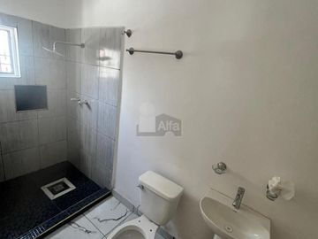 CASA SOLA EN VENTA