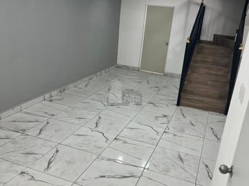 CASA SOLA EN VENTA