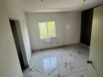 CASA SOLA EN VENTA