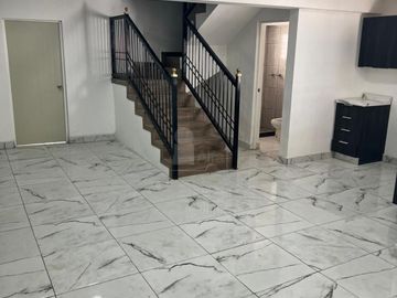 CASA SOLA EN VENTA