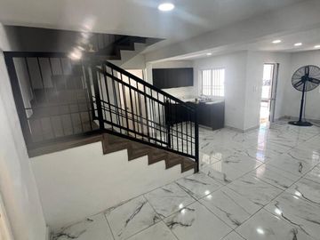 CASA SOLA EN VENTA