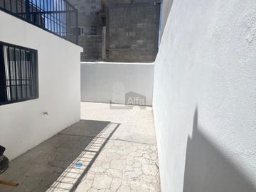 CASA SOLA EN VENTA