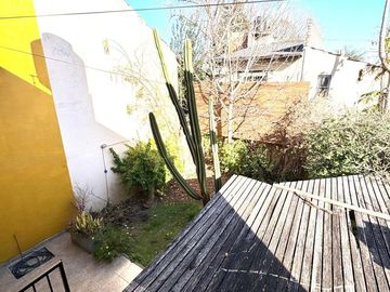 VENTA CASA 4 AMBIENTES EN CASTELAR