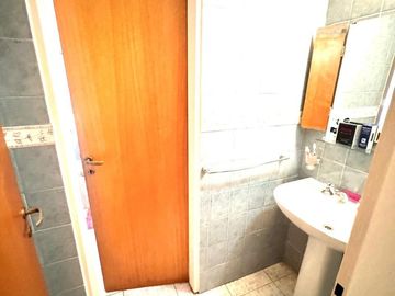 VENTA CASA 4 AMBIENTES EN CASTELAR