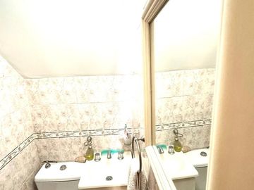 VENTA CASA 4 AMBIENTES EN CASTELAR