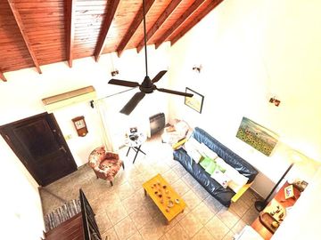 VENTA CASA 4 AMBIENTES EN CASTELAR