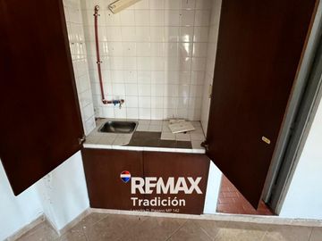 ALQUILER LOCAL CON DEPÓSITO- GRAN UBICACIÓN